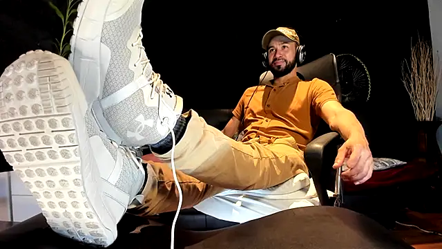 Snapshot of alessandro_wye chatting on November 2, 3:11 am alessandro wye online show from November 2, 3:11 am