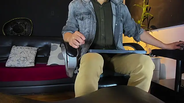 alessandro wye online show from February 13, 4:45 am