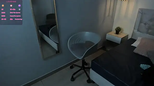 Snapshot of escarleth__ chatting on July 18, 1:52 pm escarleth online show from July 18, 1:52 pm