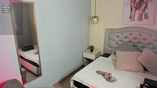 escarleth   online show from January 15, 1:03 pm