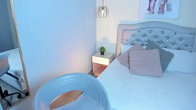 escarleth   online show from November 26, 1:00 pm