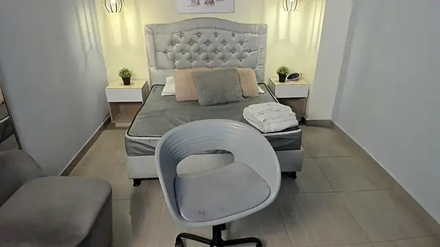 escarleth   online show from November 15, 12:42 pm