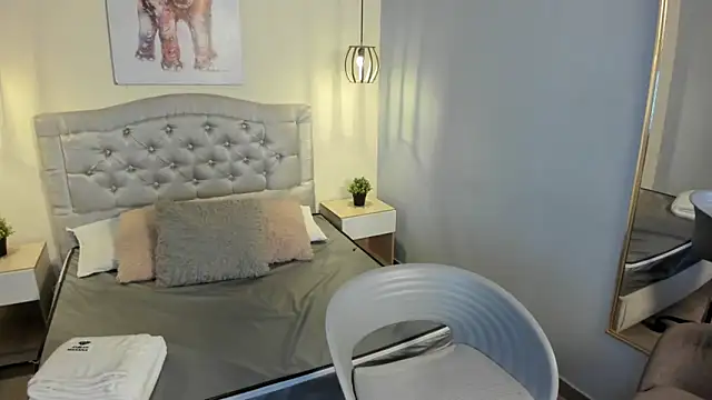 escarleth   online show from October 3, 1:34 pm