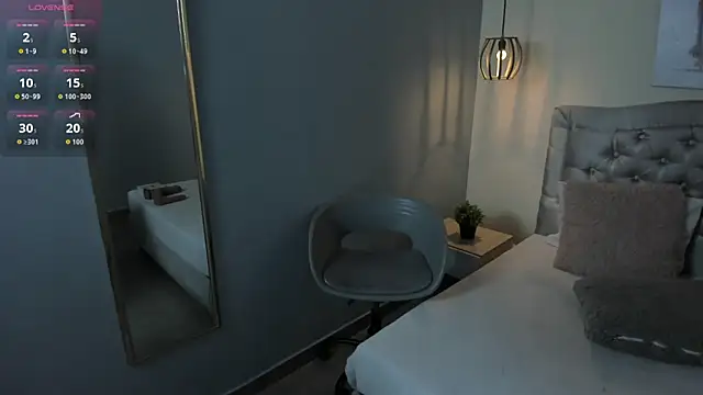 escarleth   online show from March 14, 11:38 am