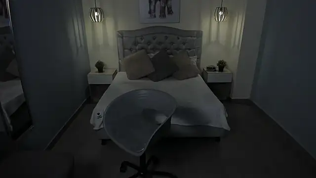 escarleth   online show from October 21, 1:54 pm