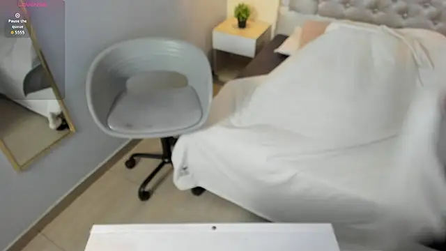 escarleth   online show from March 4, 11:40 am