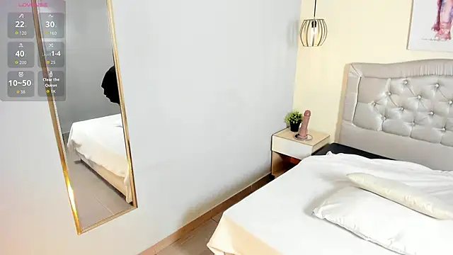 escarleth   online show from January 9, 2:57 pm