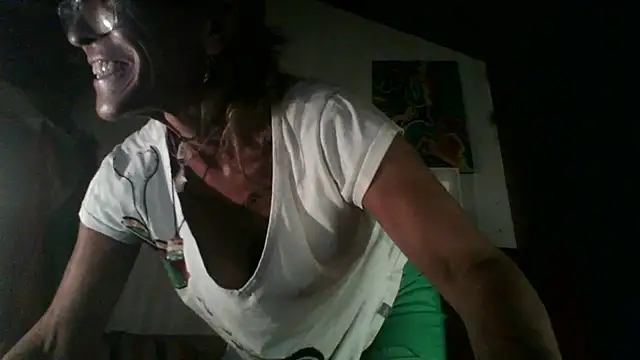 Snapshot of sabinytahot chatting on December 24, 3:27 am sabinytahot online show from December 24, 3:27 am