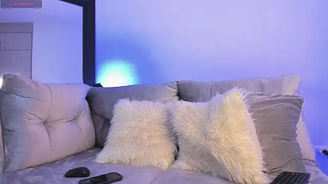 alanajonhsonm online show from November 19, 5:07 am