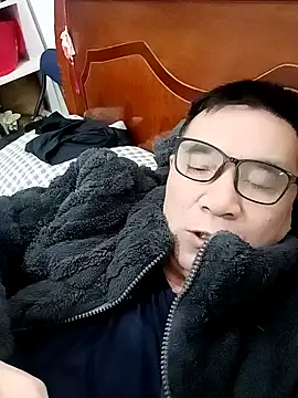 yjw6688 online show from March 5, 1:51 pm