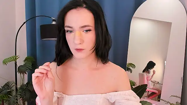 Snapshot of Dearly_kitty chatting on November 19, 6:46 am Dearly kitty online show from November 19, 6:46 am