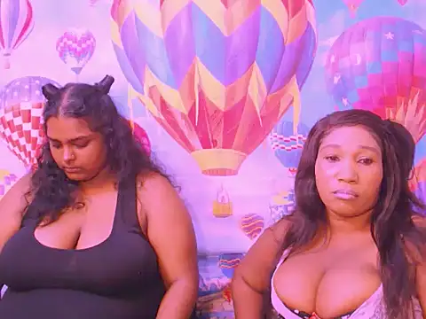 Snapshot of SexcGals chatting on December 13, 6:38 pm SexcGals online show from December 13, 6:38 pm