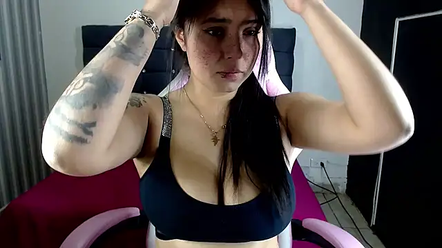 sarah moon2 online show from January 22, 3:40 pm