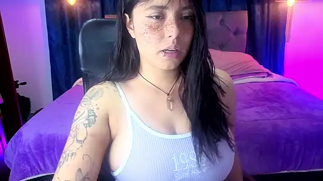 sarah moon2 online show from May 28, 4:57 pm