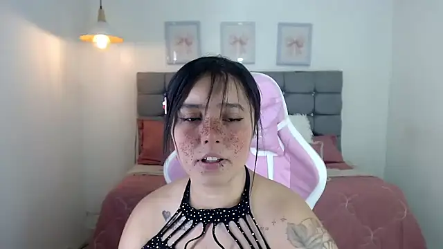 sarah moon2 online show from October 11, 3:35 pm