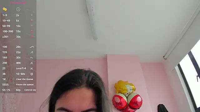 soyzarahtorres online show from October 31, 2:46 pm