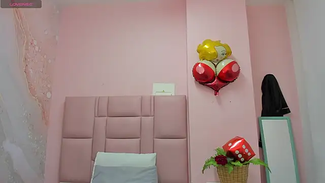 soyzarahtorres online show from October 21, 11:37 pm