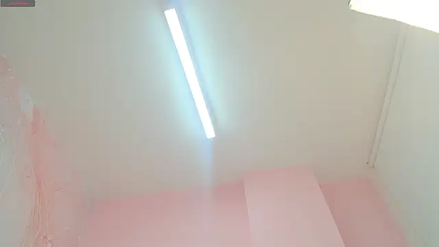 soyzarahtorres online show from March 22, 5:39 am