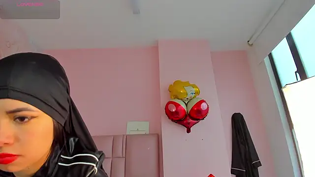 soyzarahtorres online show from September 27, 4:35 pm