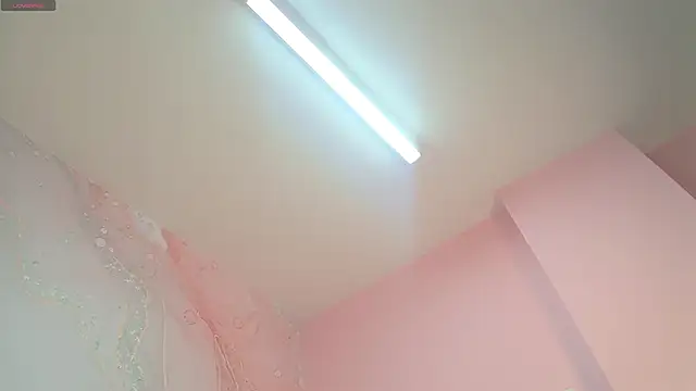 soyzarahtorres online show from March 14, 3:37 am