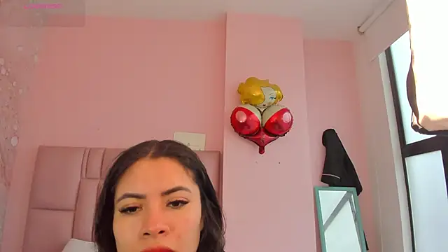 soyzarahtorres online show from November 29, 5:57 pm