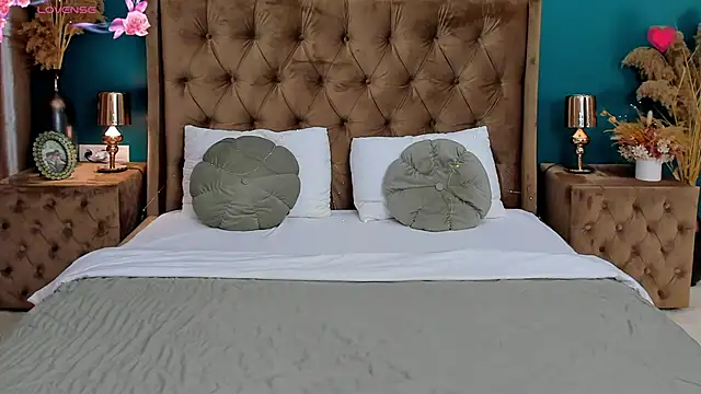 CalyMoon online show from April 1, 12:17 pm