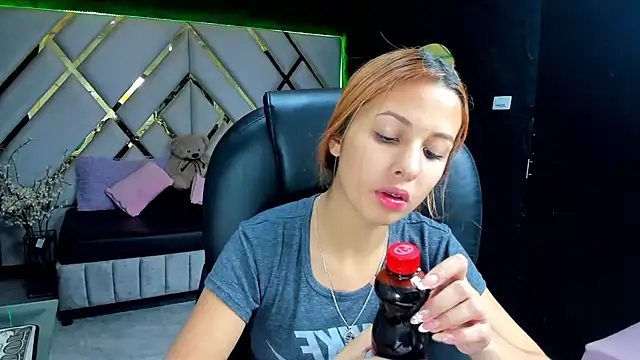 Paris Petit online show from February 26, 7:58 pm