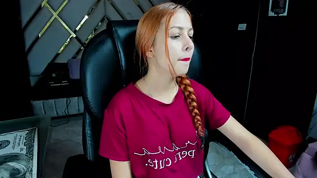 Paris Petit online show from April 14, 8:03 pm