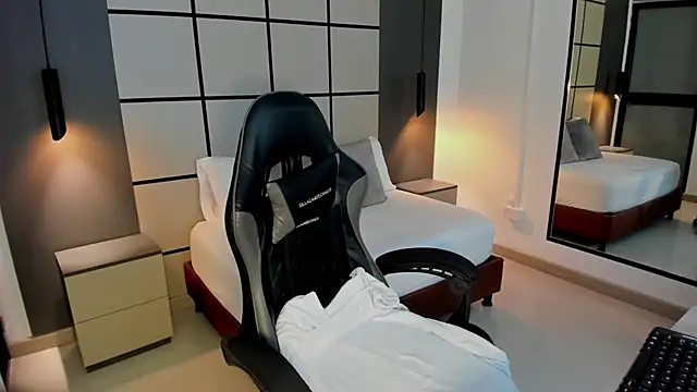 Snapshot of melody_flowers chatting on October 28, 12:37 pm melody flowers online show from October 28, 12:37 pm