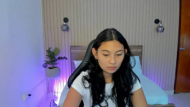 Snapshot of melody_flowers chatting on January 28, 12:22 pm melody flowers online show from January 28, 12:22 pm