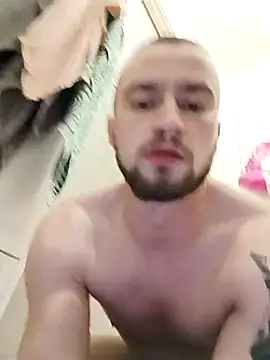 wariacik0024 online show from February 28, 1:38 am