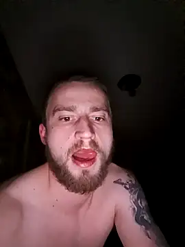 wariacik0024 online show from April 13, 11:20 pm