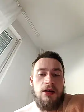 wariacik0024 online show from April 26, 4:04 pm