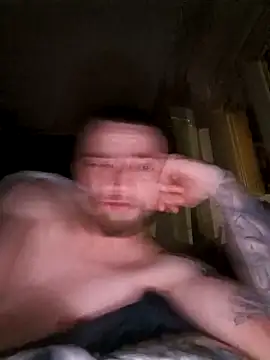 wariacik0024 online show from April 4, 3:02 am