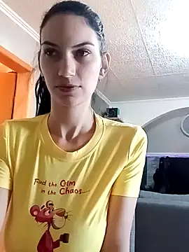 Snapshot of MeanGirl93 chatting on September 18, 8:06 am MeanGirl93 online show from September 18, 8:06 am