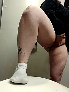 lilbishmiss online show from December 3, 2:16 pm