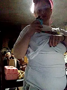 Snapshot of lilbishmiss chatting on October 18, 9:50 pm lilbishmiss online show from October 18, 9:50 pm