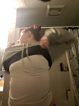 lilbishmiss online show from February 9, 1:47 am