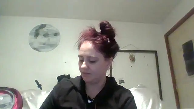 Snapshot of lilbishmiss chatting on November 12, 4:38 am lilbishmiss online show from November 12, 4:38 am