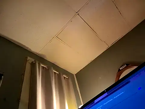 lilbishmiss online show from January 6, 9:57 am