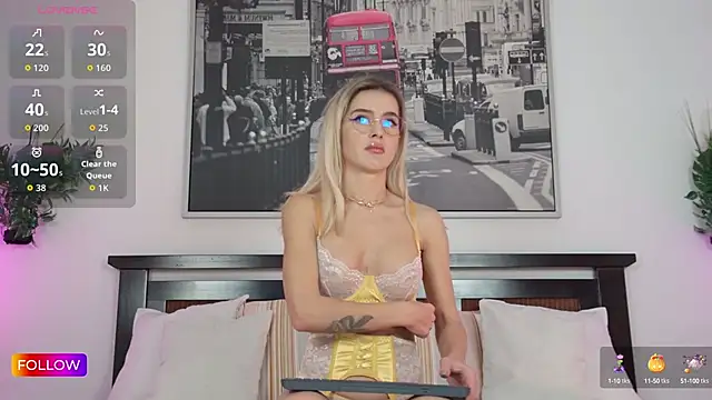 Sarah-Hart online show from October 12, 8:48 am