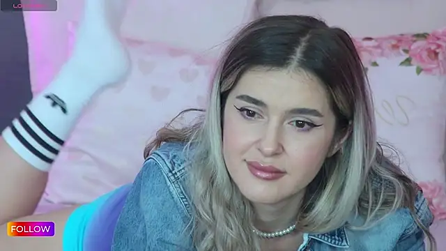 Sarah-Hart online show from February 18, 8:38 am