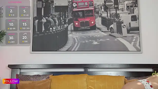 Sarah-Hart online show from November 3, 12:42 pm