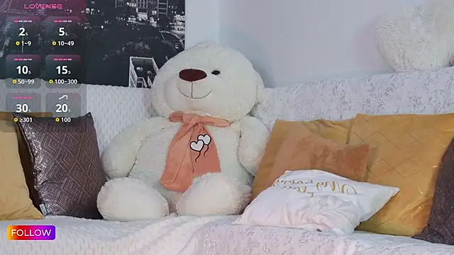 Sarah-Hart online show from November 28, 1:33 pm