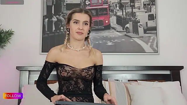 Sarah-Hart online show from October 4, 7:21 am