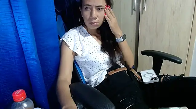 Snapshot of Erotic_latina chatting on March 23, 12:04 am Erotic latina online show from March 23, 12:04 am