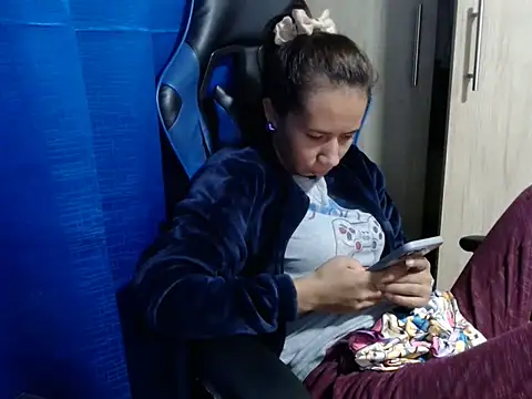 Snapshot of Erotic_latina chatting on March 8, 12:33 am Erotic latina online show from March 8, 12:33 am