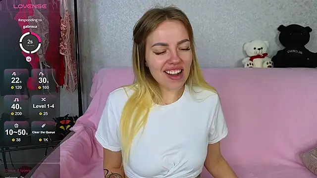 EmilyRobbie online show from February 13, 4:50 pm