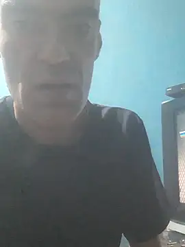hugosafado333 online show from October 13, 4:25 am