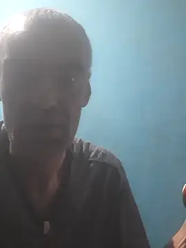 hugosafado333 online show from September 17, 6:04 am